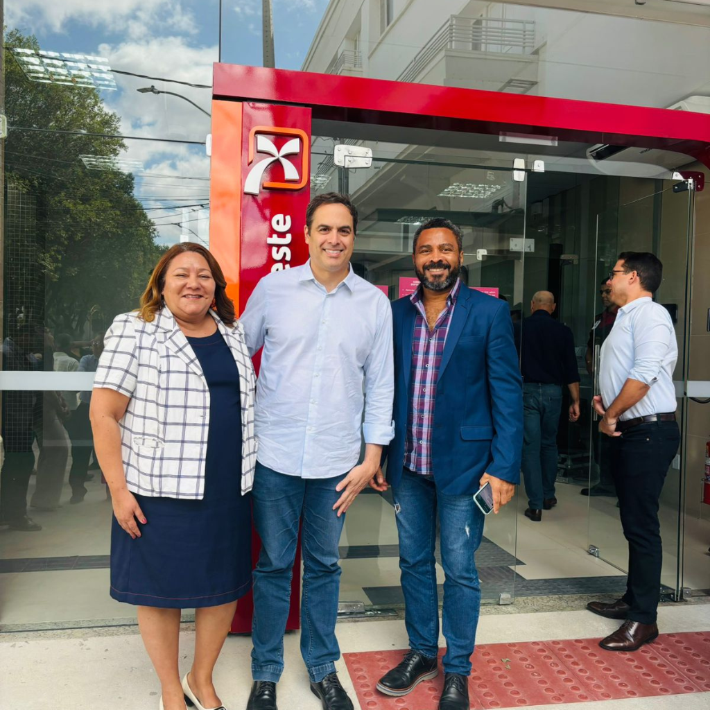 Equipe Financiar BNB presente na inauguração da nova agência do BNB em Aimorés - MG