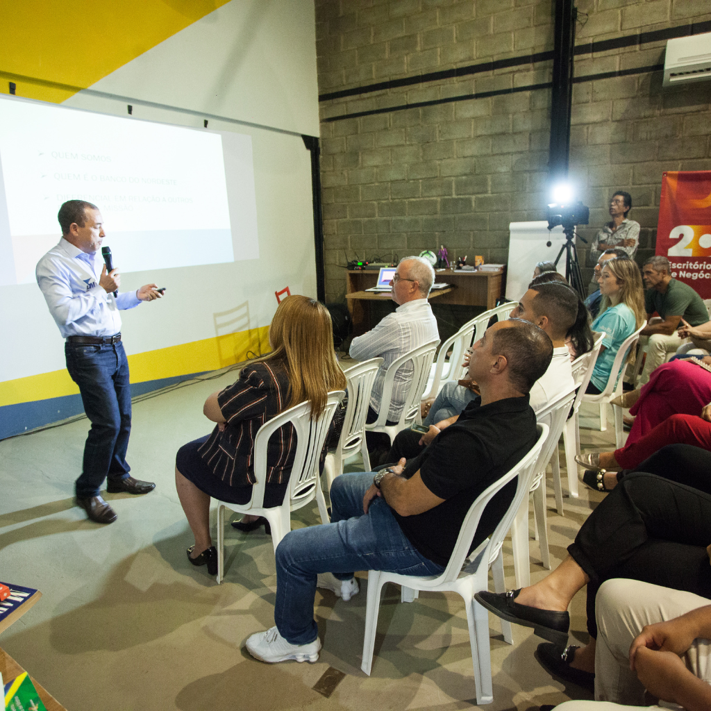 Workshop com empresários em Governador Valadares, ministrado pela liderança da Financiar BNB Demétrius Monteiro